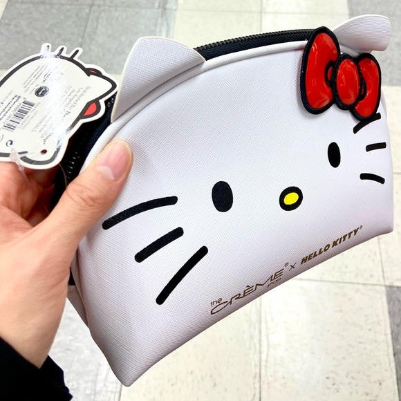 Hello Kitty And Friends Dome Travel Pouch (Red Bow) - Picture 4 of 5
